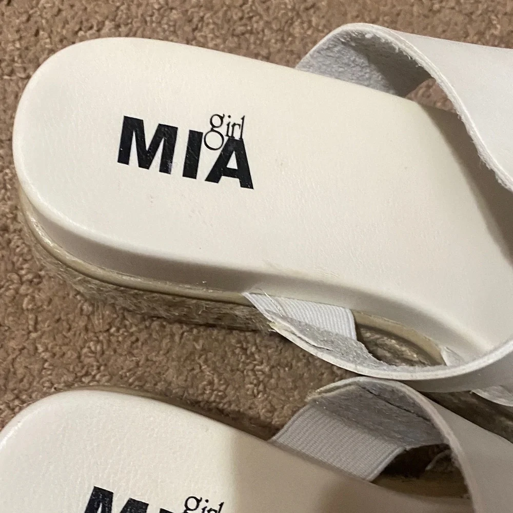 MIA Women's White Espadrille Platform Size 8 Sandals Summer Wedding Guest